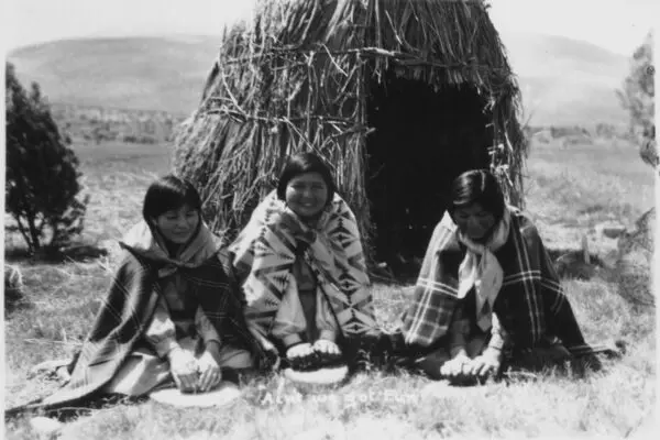 The Washoe Tribe History with Sun Valley Smiling young Washo girls enjoying working with their hands.