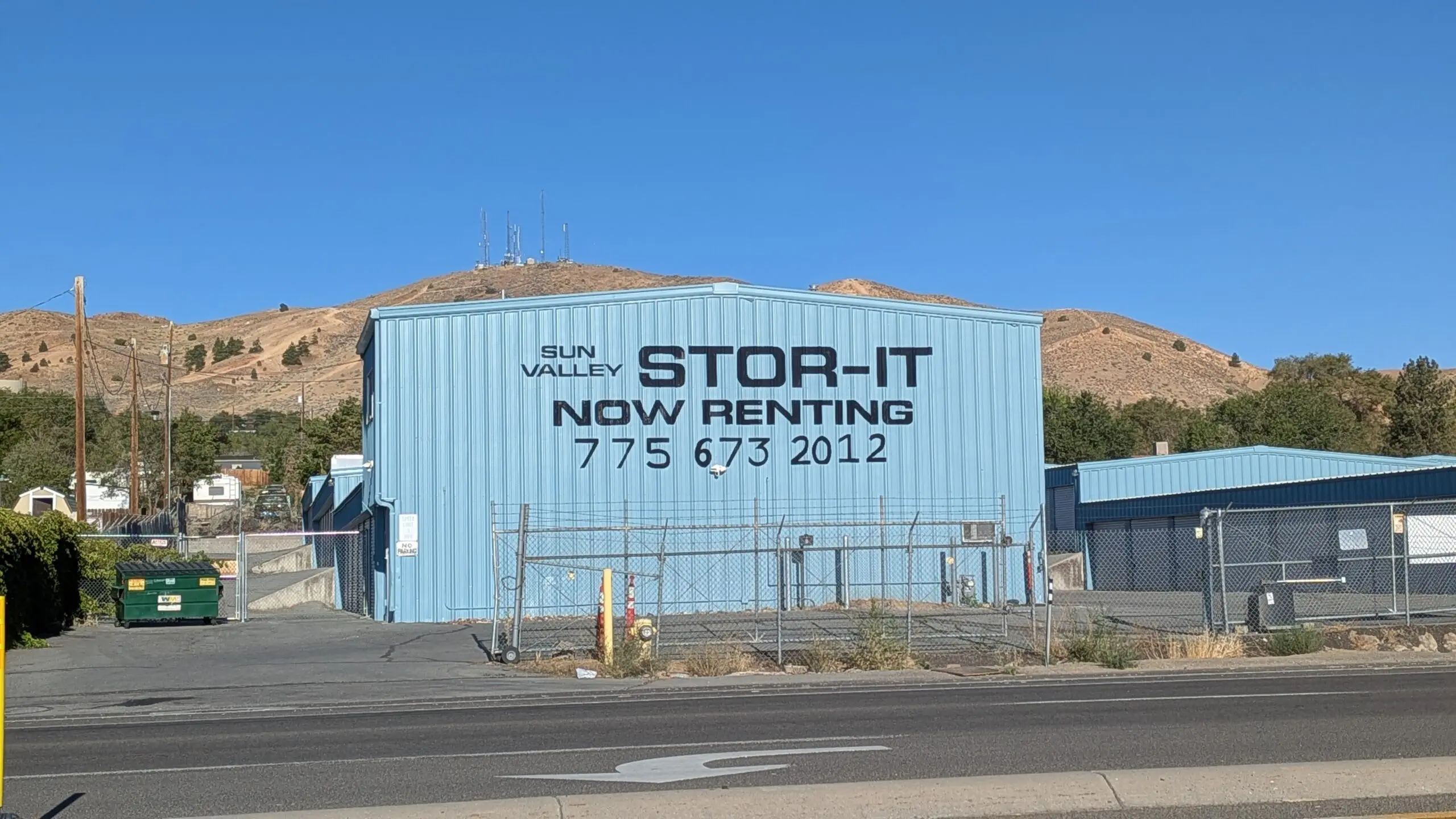 Sun Valley Stor-It gets new paint job