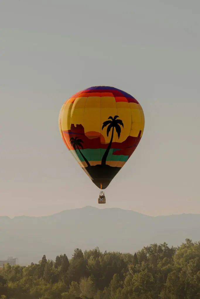 Photo by Michael Villanueva: https://www.pexels.com/photo/vibrant-hot-air-balloon-over-reno-skies-28436564/
