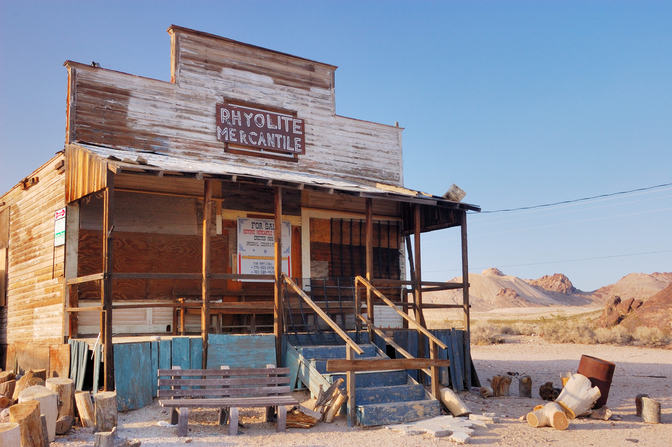 Abandoned Rhyolite General Store. Pierre Camateros, CC BY-SA 3.0, via Wikimedia Commons.