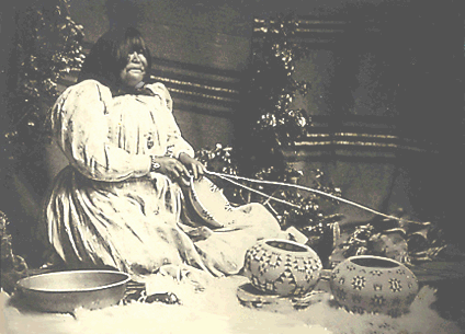 Dat So La Lee demonstrating basket weaving, 1900. See page for author, Public domain, via Wikimedia Commons.